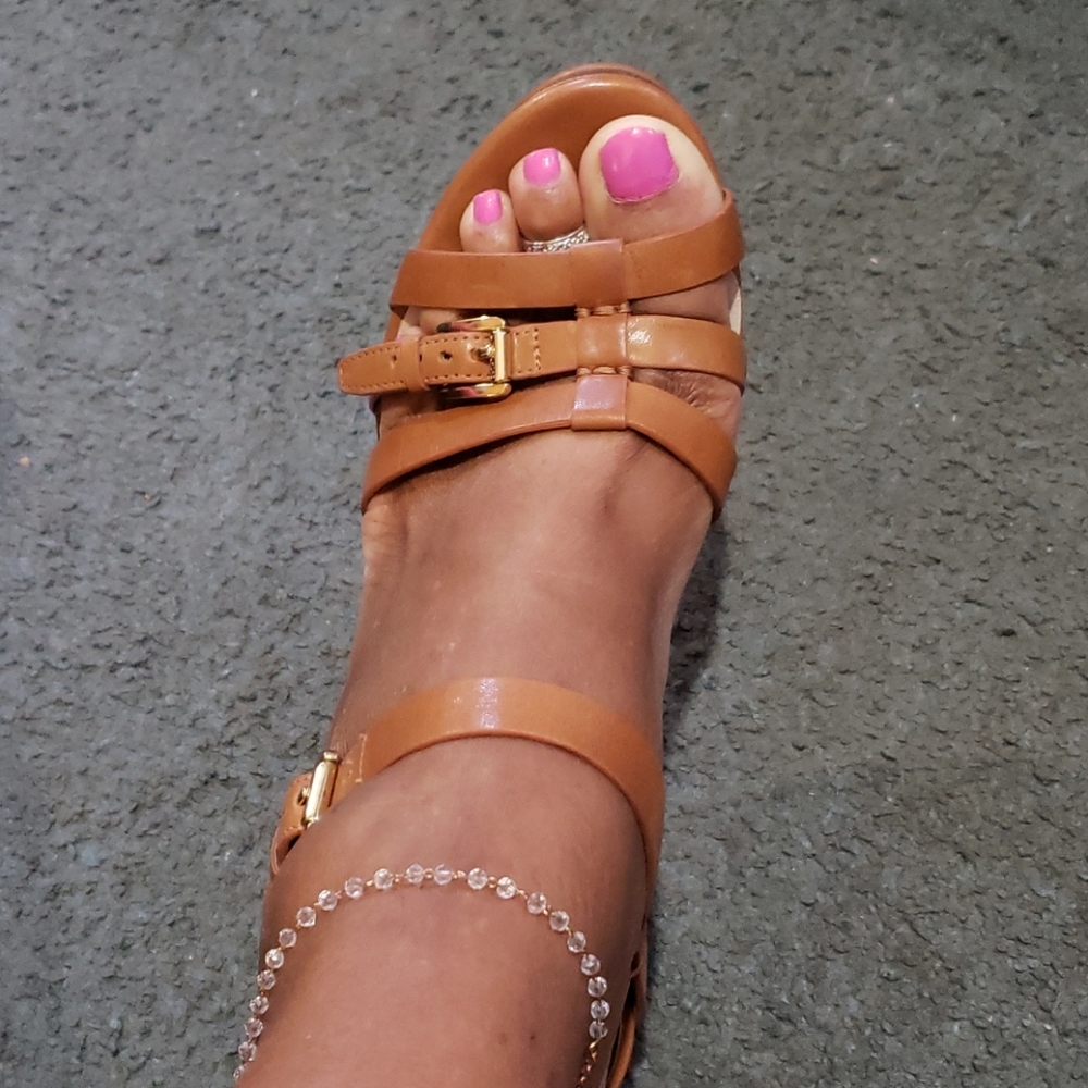 Shoes - Picture 3 of 8